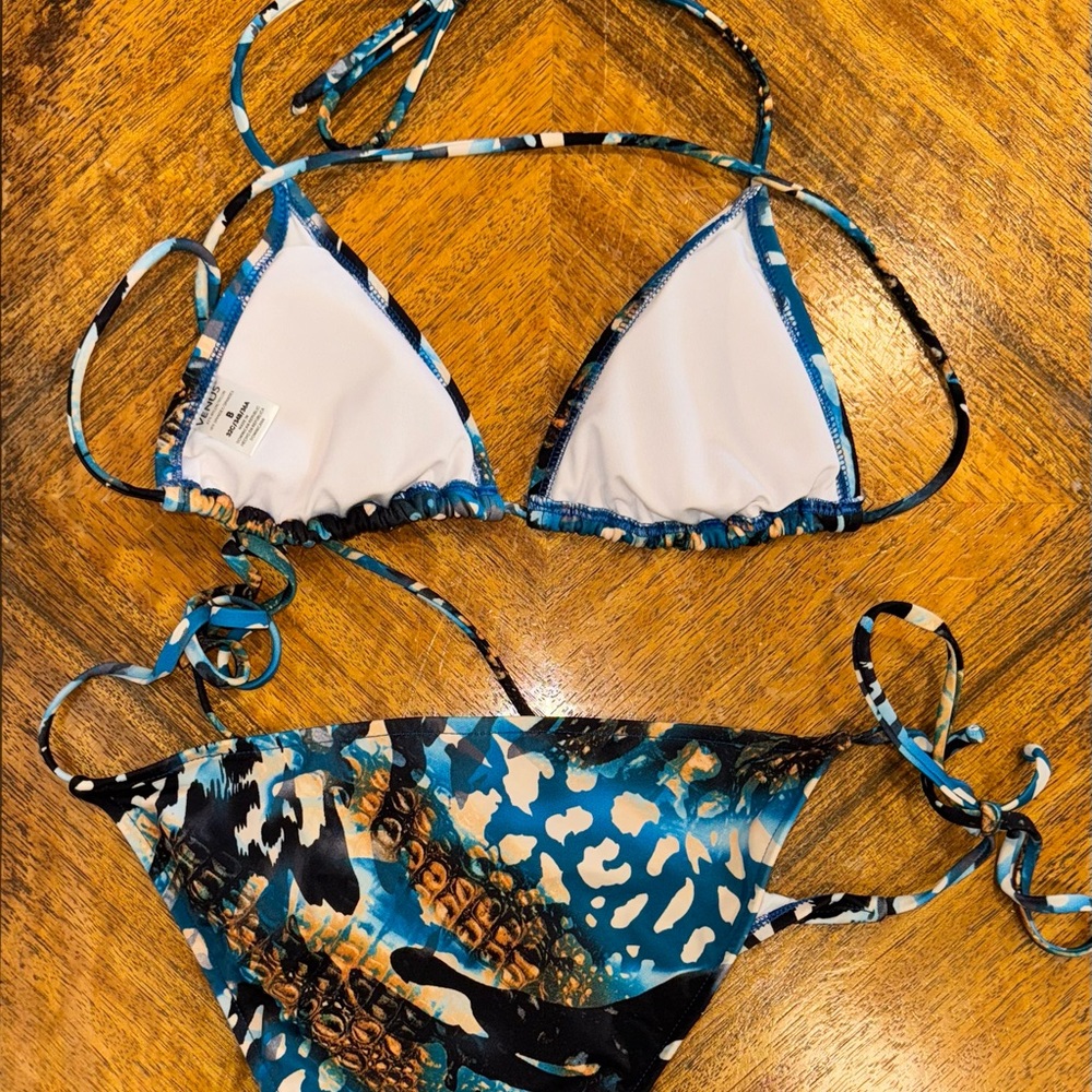 VENUS Blue and Black Abstract Bikini - Picture 3 of 5